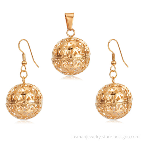 Fashionable gold jewellery pendant for best friend